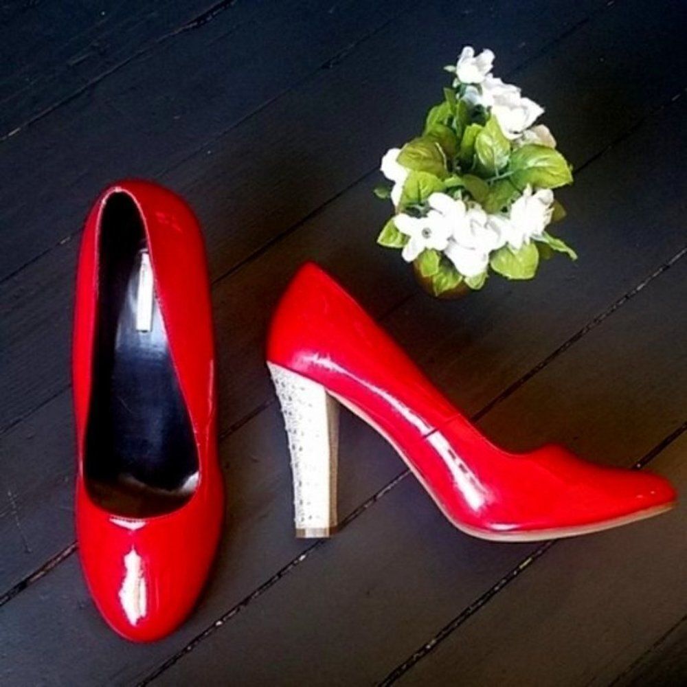 Michael Antonio Red Heels